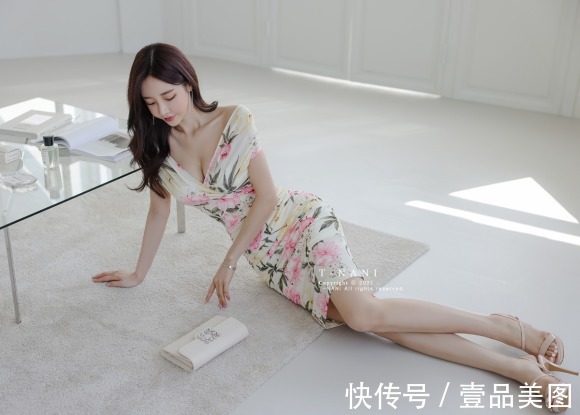孙允珠|女神孙允珠时尚搭配:雨黛水粉春江花月复古牡丹裙