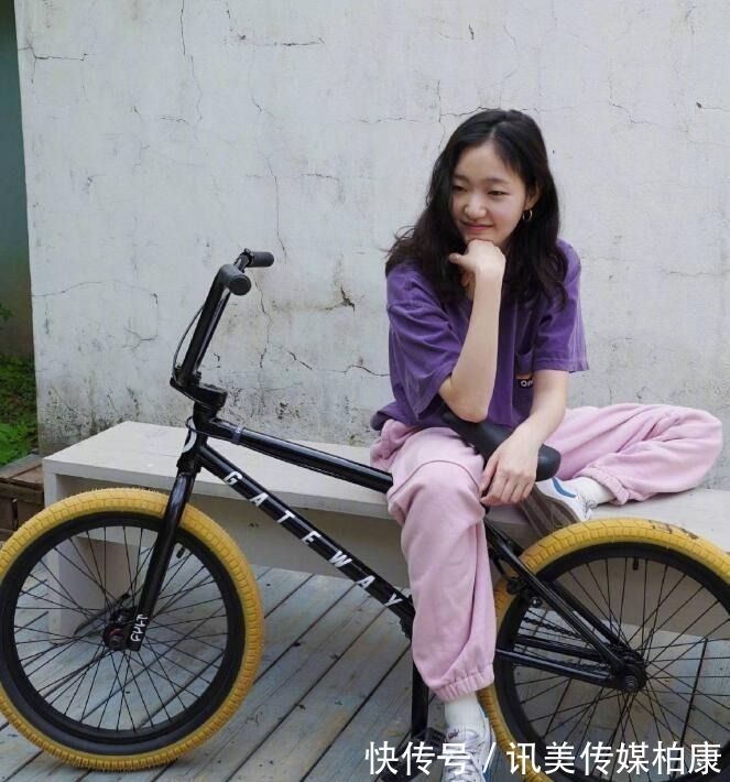 范本|自带温柔氛围的单眼皮女生金高银 舒服自在穿搭范本