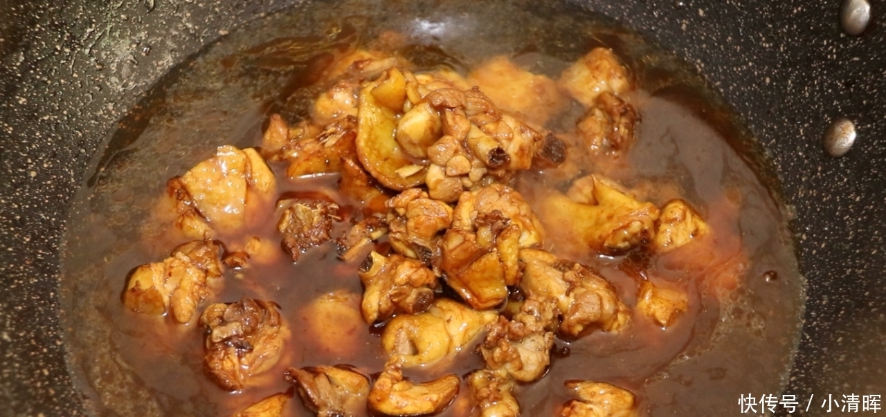 鸡肉好吃有决窍,多加一食材味道更鲜美,酱汁浓郁,肉质鲜嫩