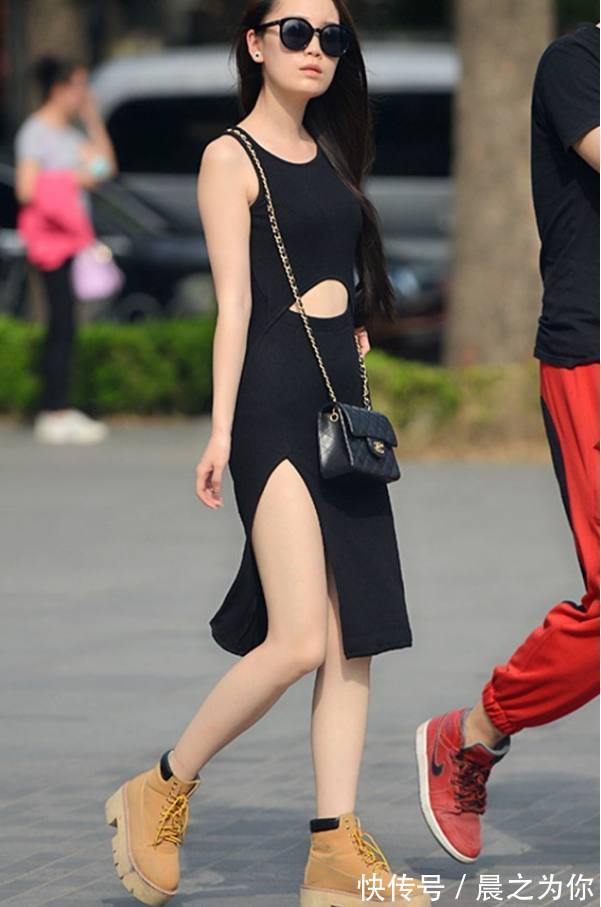穿搭 穿衣风格很时髦的女孩,优雅的搭配美丽有气质