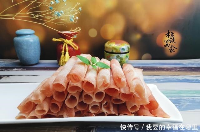  一家4口在家吃酱香排骨火锅，花了150，比吃快餐便宜，超值