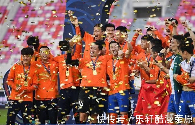 黑哨|央视点赞并报道,职业俱乐部却屡遭黑哨,球迷质问足协你的脸呢