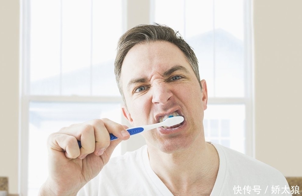 泡脚水放一丁点儿,体内湿气可能会被去除,小腹或许能更平