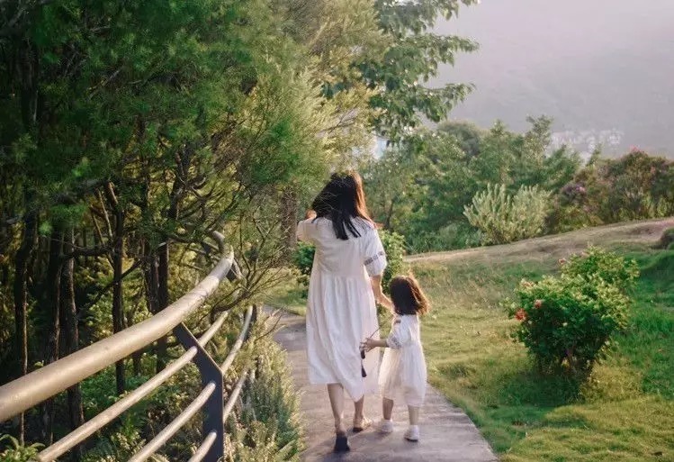 特质|决定孩子一生的,并非家庭贫富,而是母亲身上的这些特质