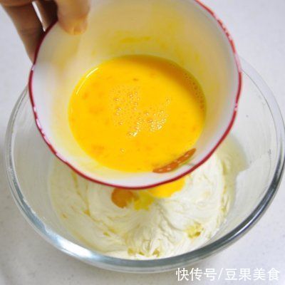 回味无穷的抹茶双色磅蛋糕来拯救你的胃