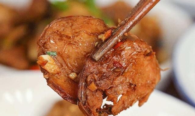 鸡肉|夏天,多给家人吃这种肉,强身健体还补钙,10元一斤,人人吃得起