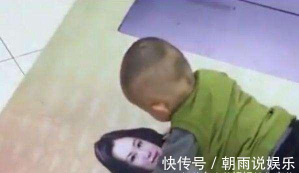 小张|爸爸带孩子去超市,一进去宝宝就趴地上了,周围人一看都笑喷了