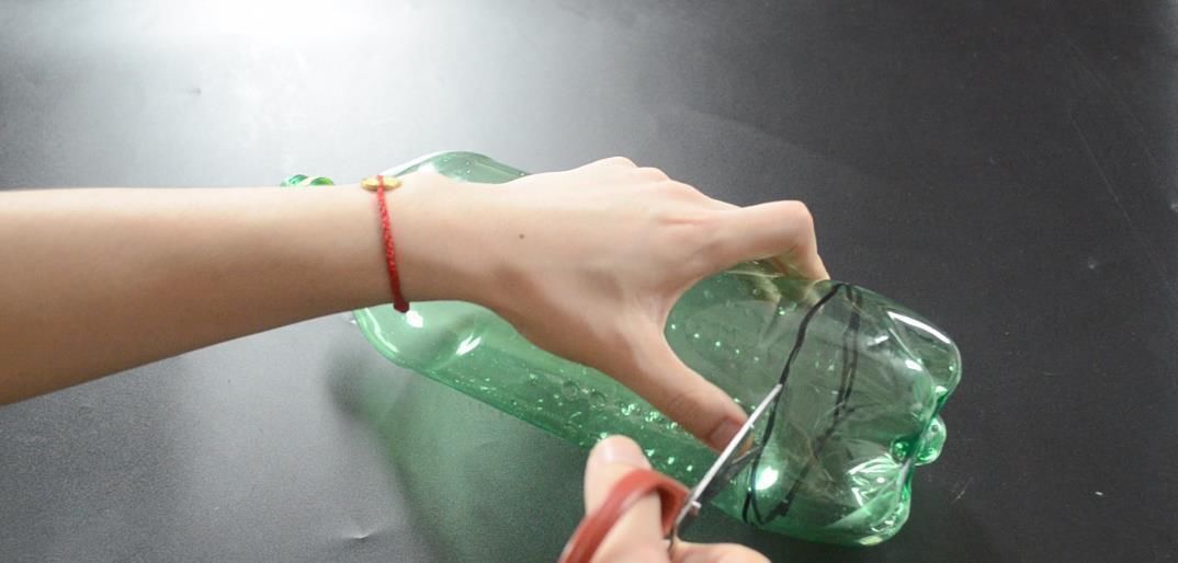 创可贴贴在眼镜上太厉害了, 解决了很多人的困扰, 看完赶紧去试试