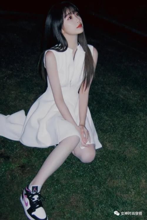 “碎花裙”比“纯色裙”更显气质？深度解析它俩，爱裙子的快看看