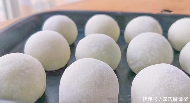 汤圆不要水煮了,教你新做法,不用水煮,也不油炸,上桌瞬间扫光