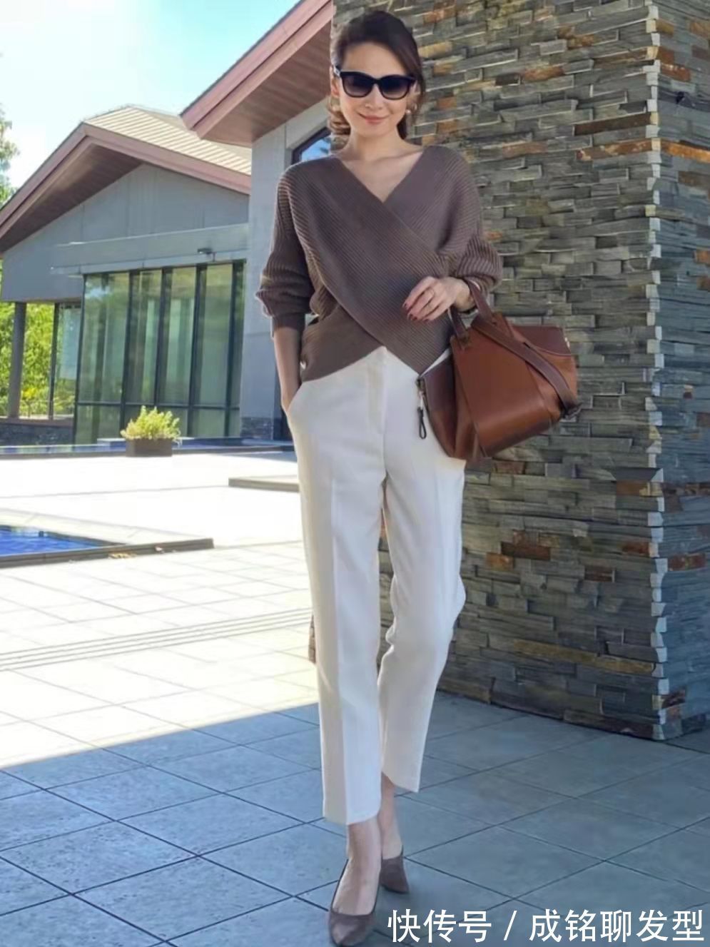 身材比例|天气渐冷怎么穿保暖又时尚?这位姐姐的毛衣穿搭,舒适温暖又优雅