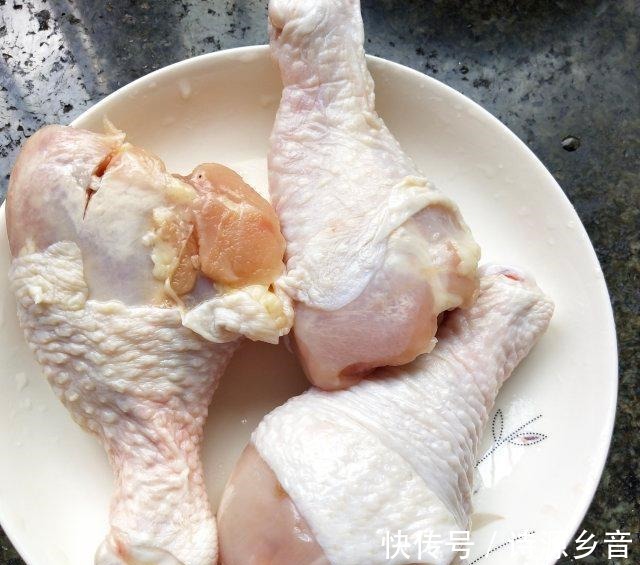 鸡腿|凉拌鸡丝，香辣开胃，美味又简单！