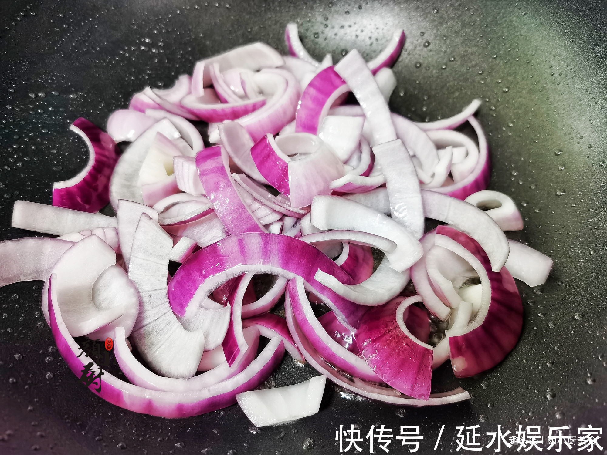 炒牛肉|炒牛肉时,万万不可直接下锅就炒,多加这一步,牛肉鲜嫩更好吃