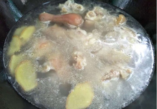 猪蹄|猪蹄别做老一套了,教你懒人做法,只需3步,香而不腻,软烂入味