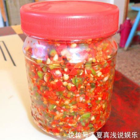 晾干|做剁椒酱时，别只知道放盐！多放2种料，剁椒酱不长毛不变质