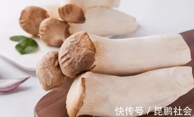 买杏鲍菇，大的好还是小的好？都不对，牢记5点，保证新鲜又肥厚