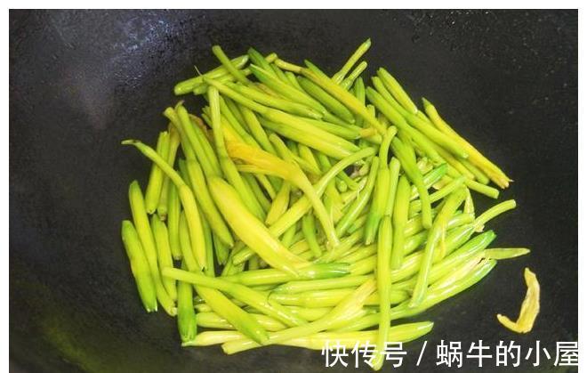 美味|黄花菜是花又是菜，可不能随便吃，教你正确吃法，营养美味