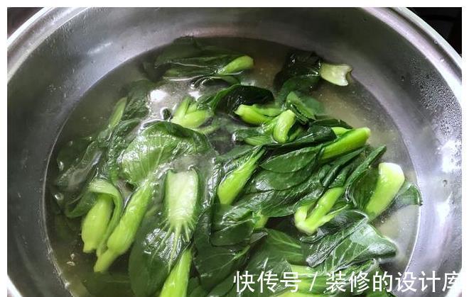 诱人|香菇青菜，香菇用冷水泡还是热水泡？许多人错了，难怪炒出来不香