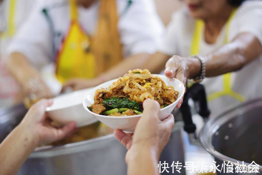 人体|晚餐不吃,饿治百病?坚持不吃晚饭,真正的好处只有一个