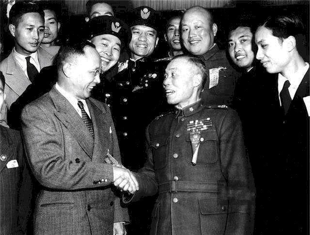 将军|她是泥瓦工的女儿,嫁给北伐军将军,不料日后成为民国总统夫人