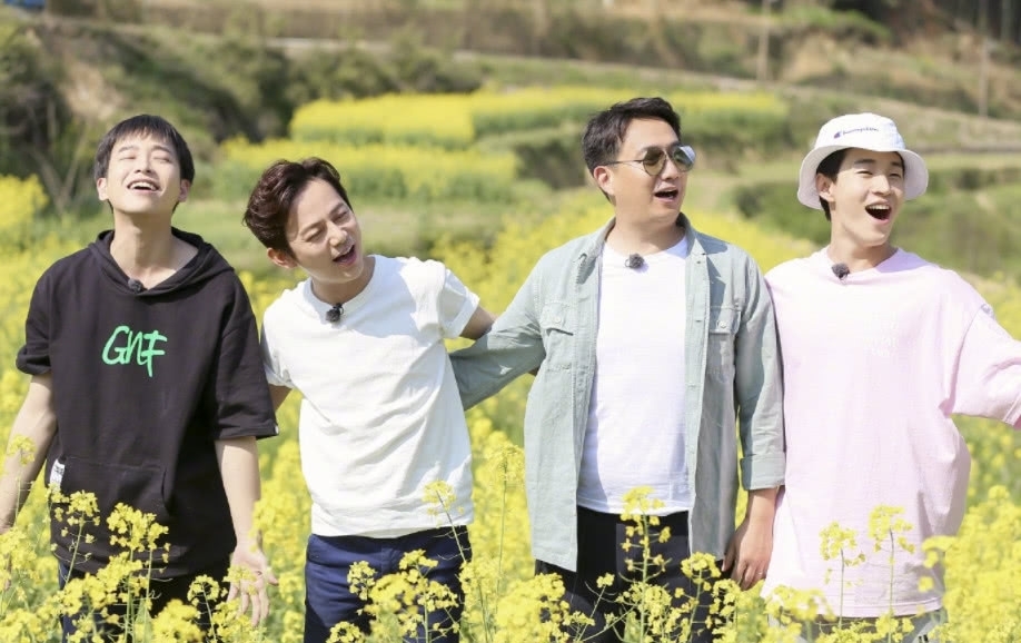 何炅|《向往的生活》路透,何炅黄磊彭昱畅进村,四位“新成员”引瞩目