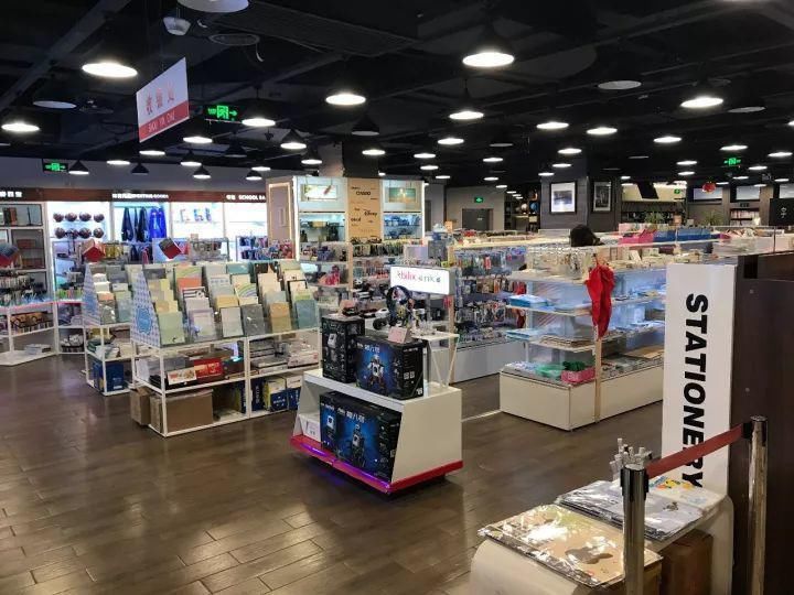  颜值|天冷不知道去哪？来松江这些高颜值书店逛逛吧