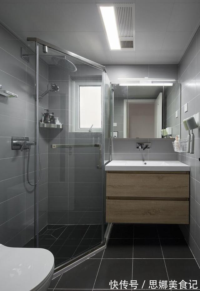 主卧|她坚持给电视墙和沙发墙互换位置,效果出来后,既大气又实用