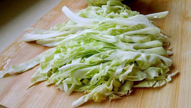 包心菜|“天然减肥菜”被发现，连吃一个月，腰围小一圈，才7毛一斤