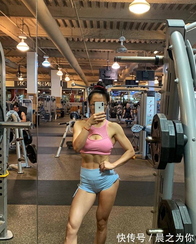 动作|美国私人教练，欧美括号臀搭配键盘式的腹肌，真美！如何练同款？