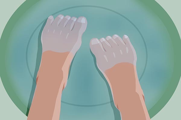 妙招|脚后跟死皮多,又硬又黄,怎么办学会妙招,轻松恢复细嫩双脚