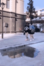 |搞笑GIF:带女朋友去动物园 我感觉好像被骗了