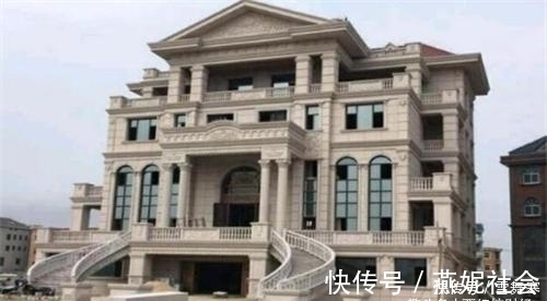 房价|手握40万现金,在市里付首付,还是回农村盖别墅?未来谁更吃香?