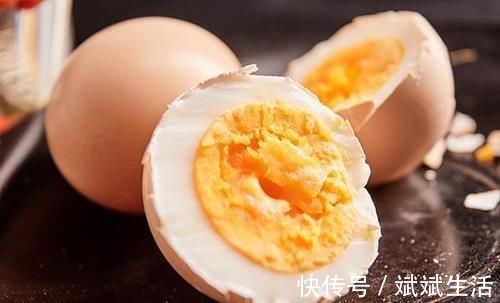 鸡蛋|每天吃1个鸡蛋,得糖尿病的几率提高60%?医生来告诉你答案