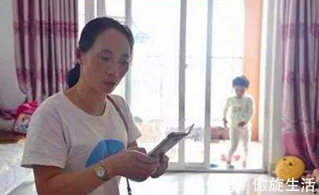 身体状况|宝宝越来越粘人，细心妈妈看监控得知真相，原来遇见了''狼保姆''