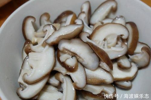 木耳和此物一起炖汤吃,营养价值不输于冬虫夏草,保护血管一级棒