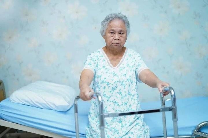 健康|老人多久洗一次澡最好？这里有3个基本健康提示