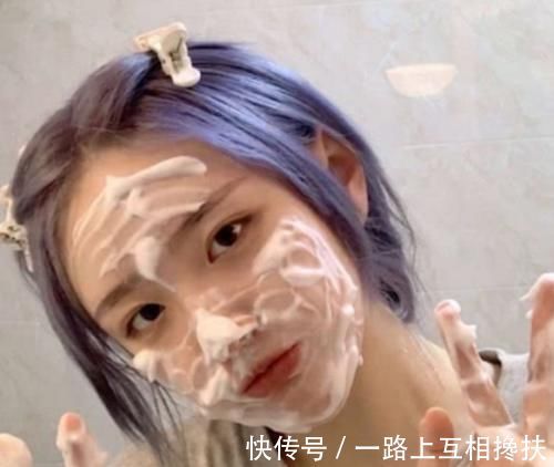 女生|青春期的女生脸上总是油,日常坚持这3件小事,从此做一个清爽的妹子