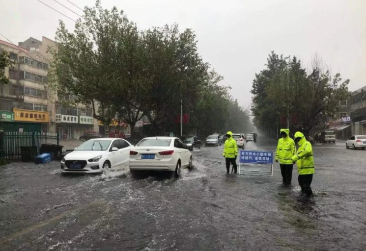 群众|聊城交警支队启动应急预案，全力保证群众平安出行