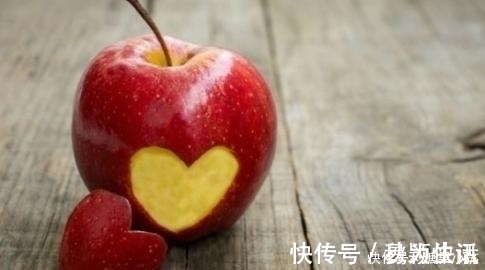 营养物质|早上吃苹果好,还是晚上吃苹果好?养生专家告诉你最应该吃的时间