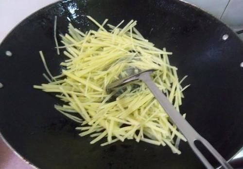苦瓜|土豆和“它”天生一对，坚持晚上吃点，排出黑宿便，大肚腩不见了