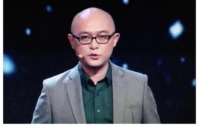 《非诚勿扰》小伙月薪5千,女嘉宾连灭20灯,孟非:他身价200亿
