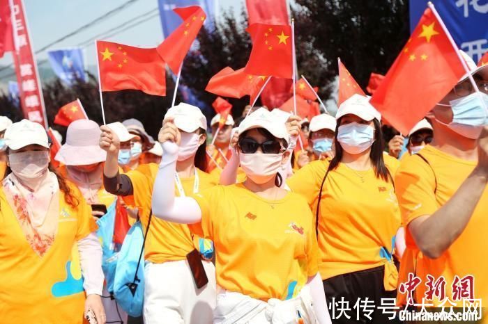 国货|安踏营收跑赢阿迪达斯，你也改穿“国货”了？