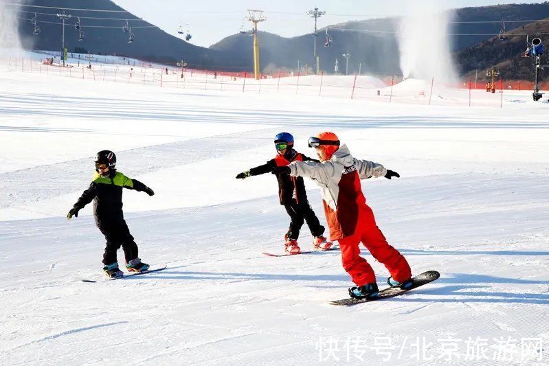 滑雪者|京城雪场推荐｜在香槟泡沫般的雪道上感受肾上腺素的飙升吧～