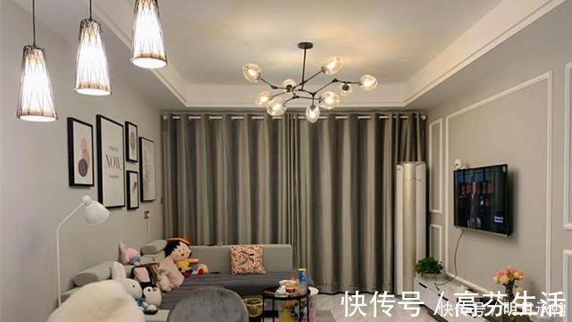 浅灰色|新房入住一个月后,越来越喜欢待在家,电视墙花不到200块太美了
