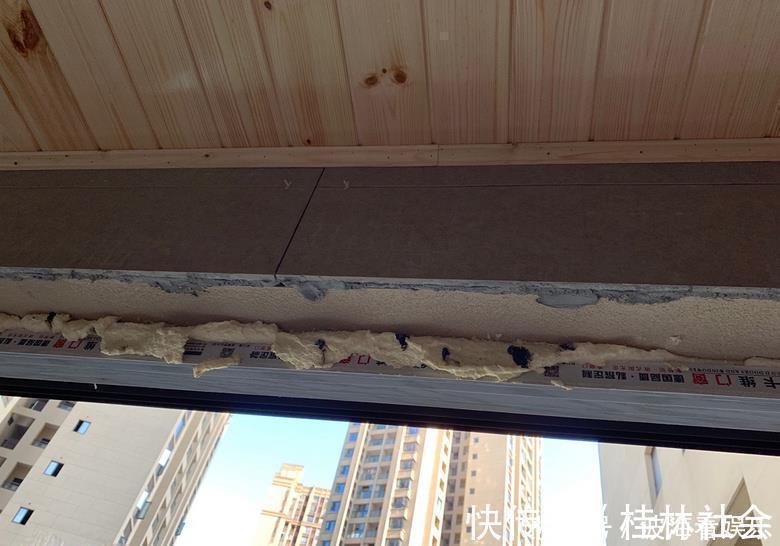 瓷砖|高层阳台不让封,师傅建议要听别为了好看在这贴瓷砖,害人害己