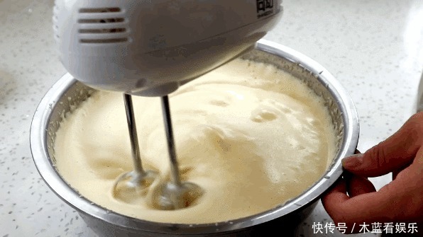 好看|广式早茶“黄金糕”,不用烤箱就能做,像鱼翅像蜂窝,好看又好吃