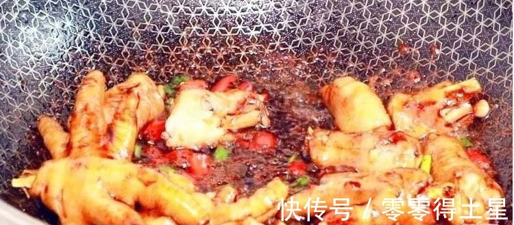 简单几步教你做家常红烧鸡脚,软糯鲜香,好吃到停不下来!