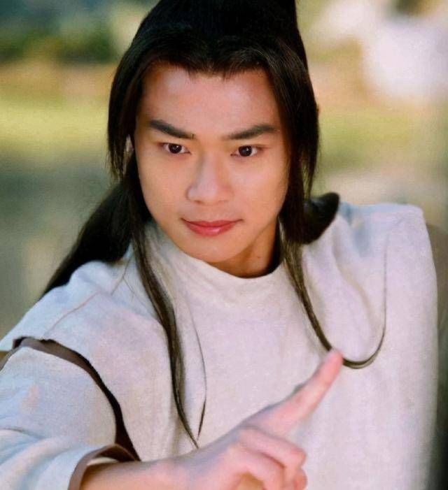 趙薇|過氣的“最后一名”?爾冬升主動(dòng)要求聯(lián)系,陳凱歌贊賞不加掩飾