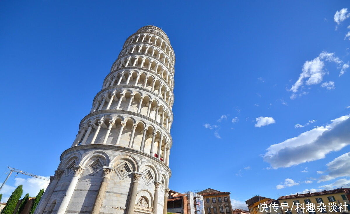 把伽利略在比萨斜塔做的自由落体试验，搬到月球重做，结果……