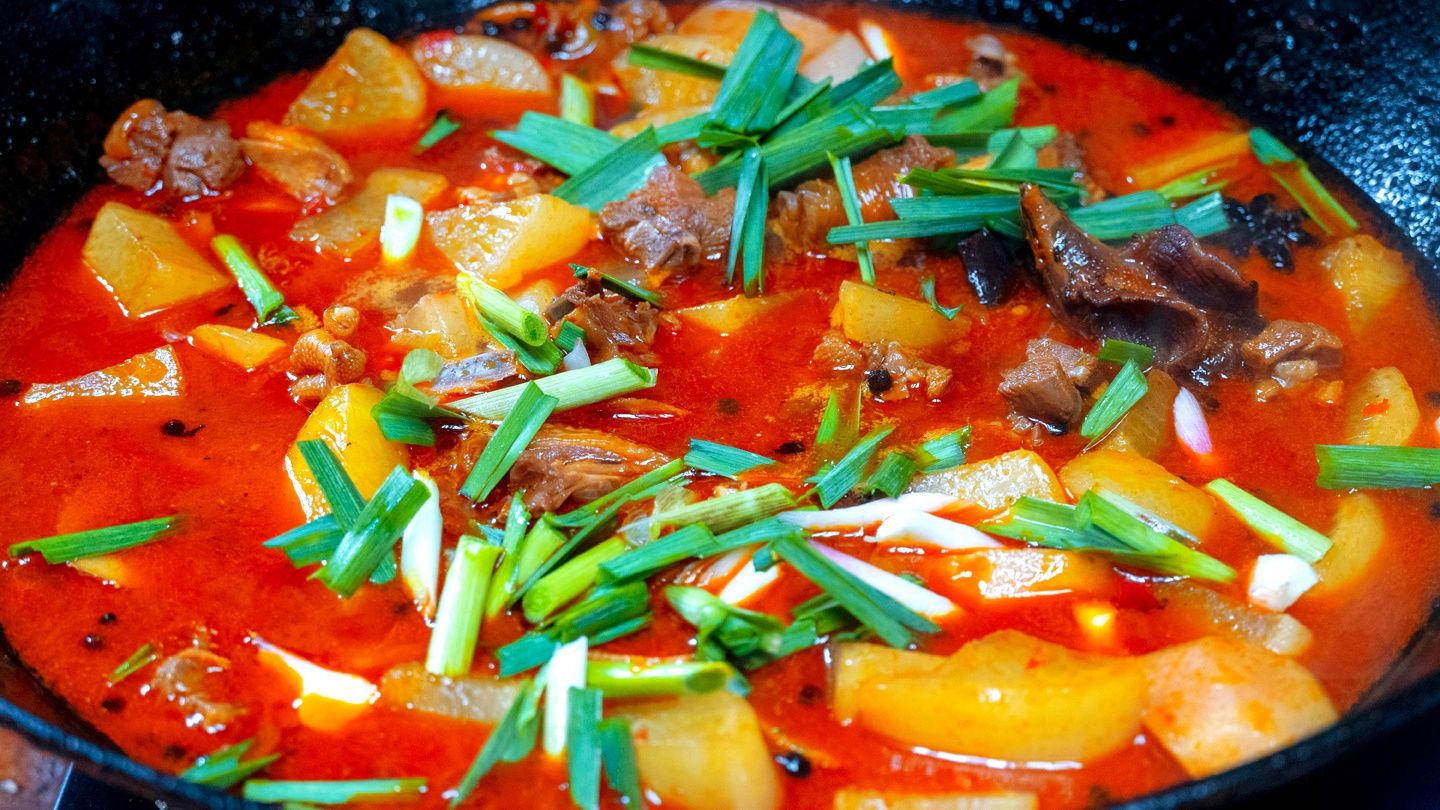 冬季养生宜温补!多吃7道美食,驱寒暖身营养足,顺应时节过寒冬